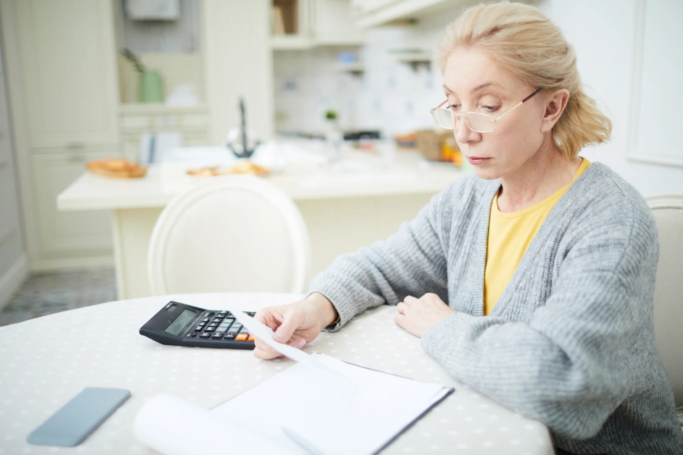 Ile trzeba zarabiać, by móc liczyć na 4000 zł emerytury? Ile trzeba zarabiać, by móc liczyć na 4000 zł emerytury?