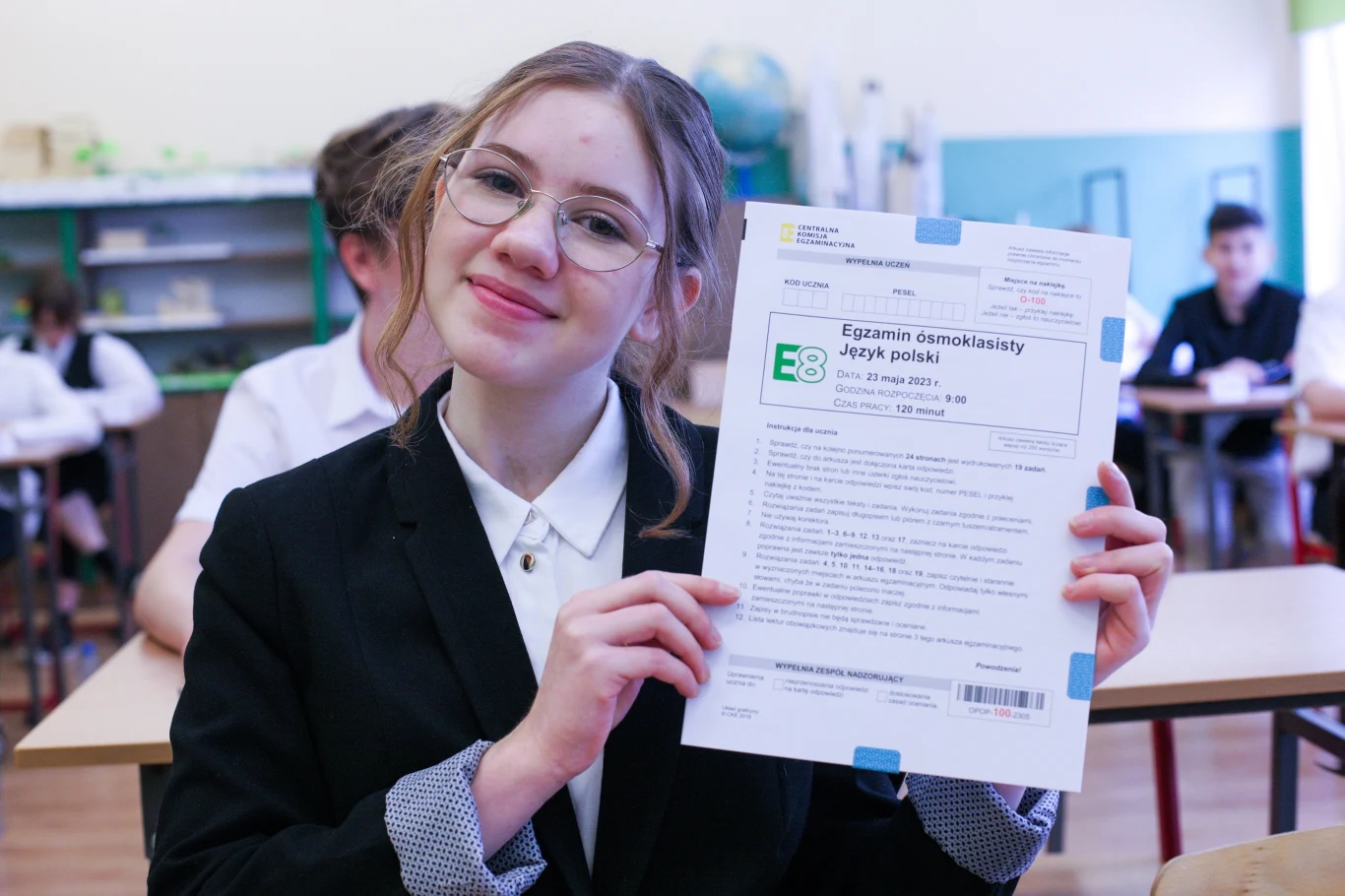 Uczniowie przed egzaminem ósmoklasisty w Szkole Podstawowej nr 21 im. Orląt Lwowskich w Gorzowie Wielkopolskim Uczniowie przed egzaminem ósmoklasisty w Szkole Podstawowej nr 21 im. Orląt Lwowskich w Gorzowie Wielkopolskim