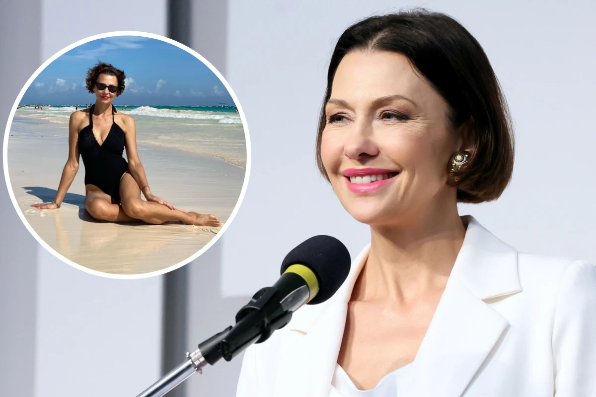 Anna Popek prezentuje się świetnie w czarnym stroju kąpielowym Anna Popek prezentuje się świetnie w czarnym stroju kąpielowym