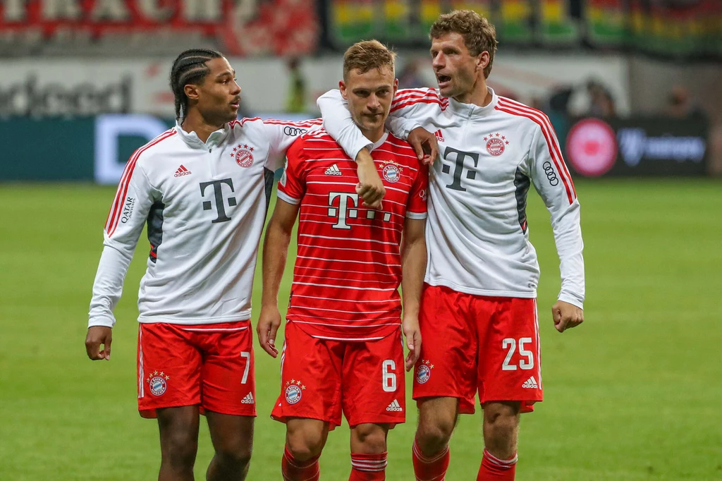 Serge Gnabry, Joshua Kimmich i Thomas Mueller Serge Gnabry, Joshua Kimmich i Thomas Mueller