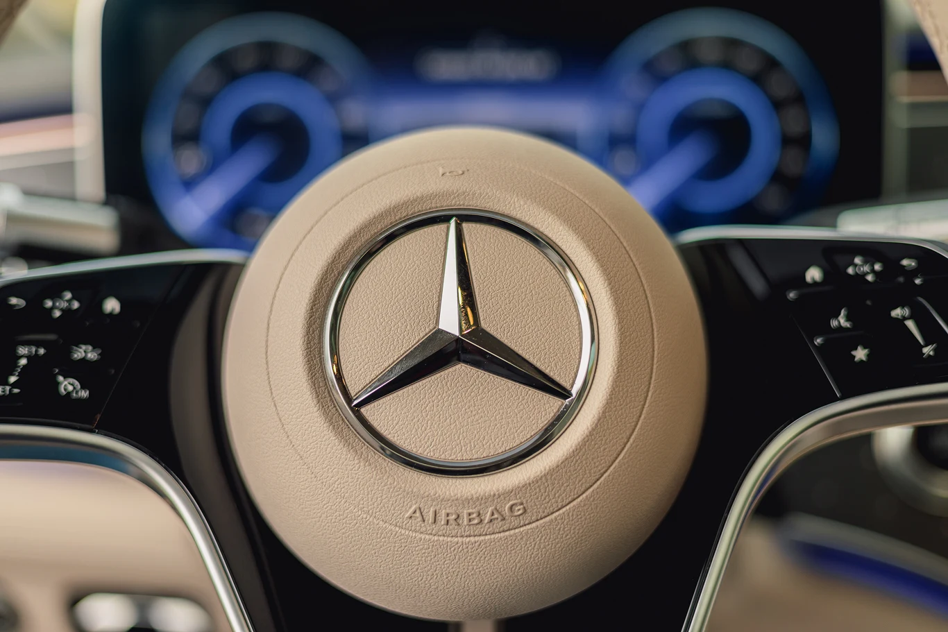 Mercedes EQS 450+