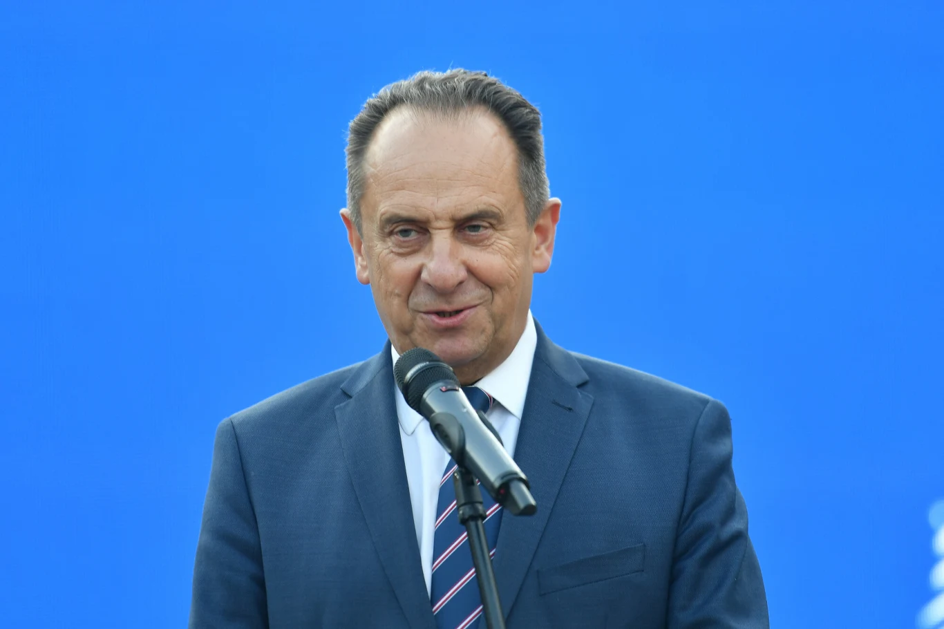 Wiceminister sportu i turystyki Andrzej Gut-Mostowy Wiceminister sportu i turystyki Andrzej Gut-Mostowy