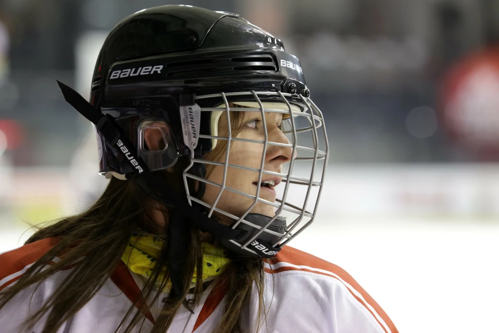 Ewa Błachnio podczas meczu hokejowego w Tychach. Ewa Błachnio podczas meczu hokejowego w Tychach.