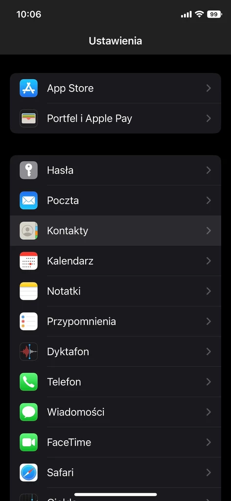 Zakładka Kontakty w iOS.