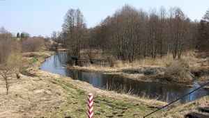 Rzeka Świsłocz widziana z granicznego mostu kolejowego 