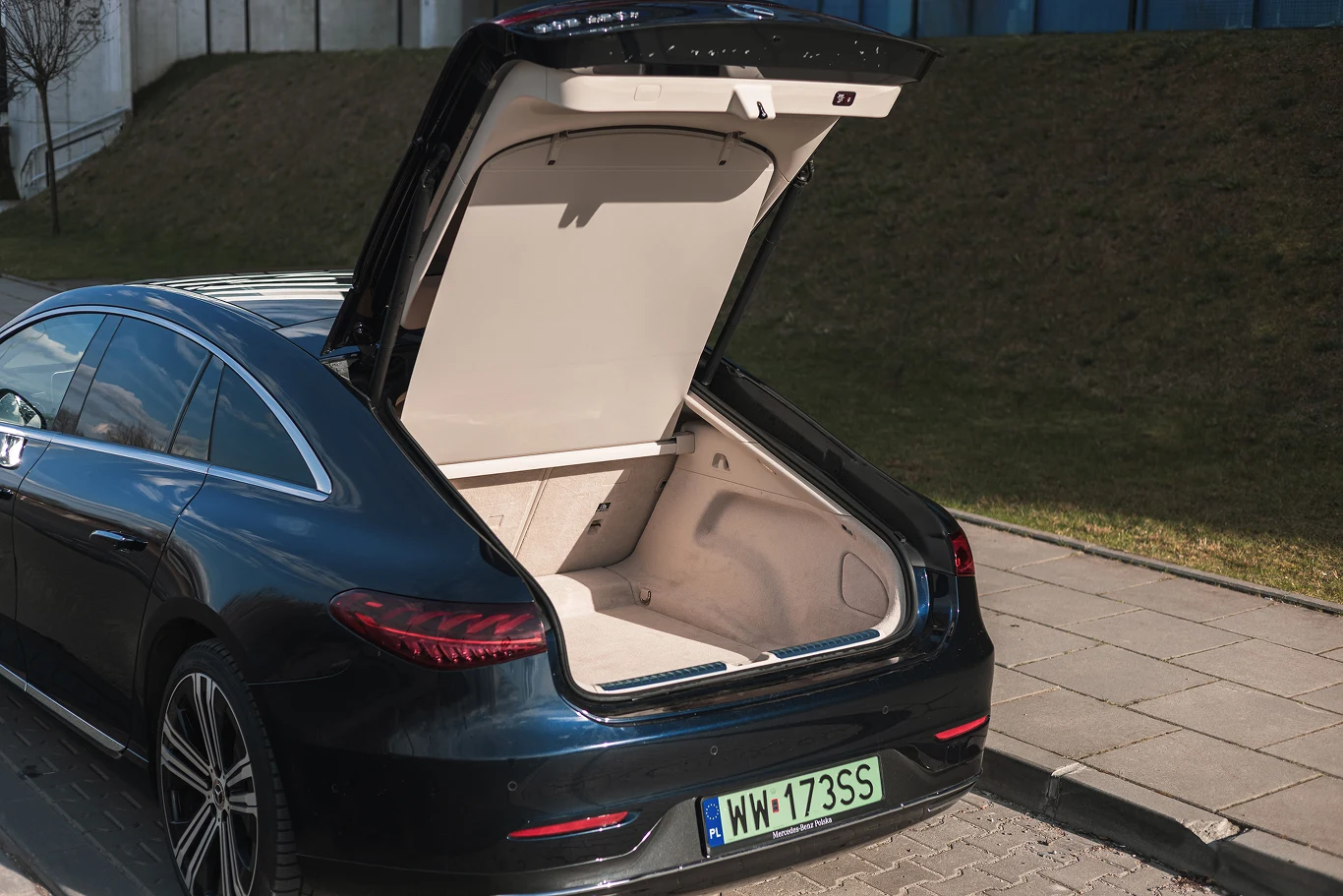 Mercedes EQS 450+