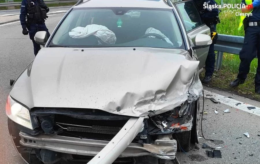 W pewnym momencie kierowca Volvo pędził z prędkością 180 km/h.