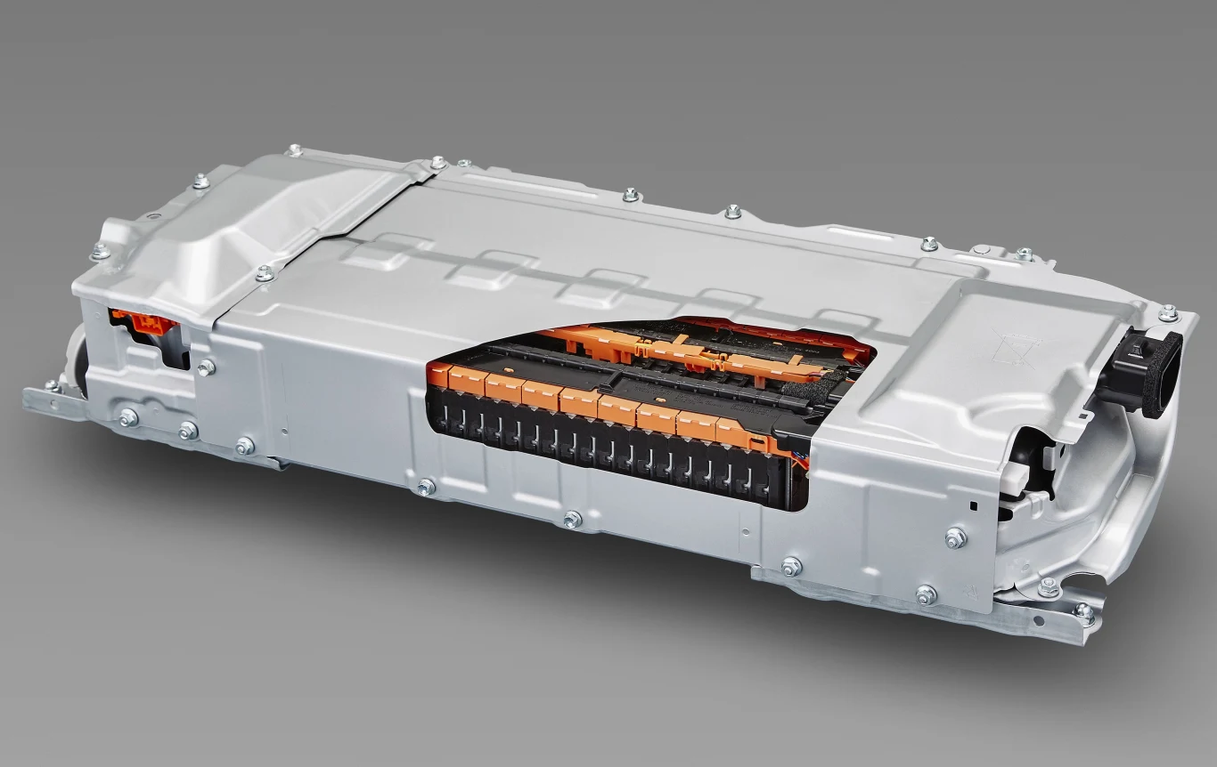 Toyota inwestuje ogromne pieniądze w rozwój baterii, ale nie mamy co oczekiwać szybkiej rewolucji Toyota inwestuje ogromne pieniądze w rozwój baterii, ale nie mamy co oczekiwać szybkiej rewolucji