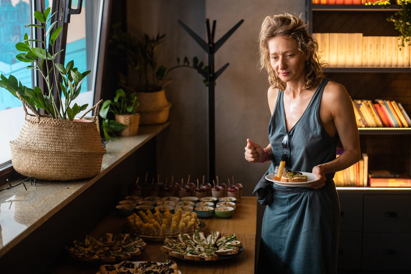 - Bezmięsna kuchnia nikogo nie wyklucza - podkreśla Magdalena Popławska. To jeden z powodów dlaczego w Nowym Teatrze, który aktorka współtworzy m.in. z Mają Ostaszewską, jest tylko kuchnia wegetariańska i wegańska