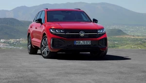 Volkswagen Touareg po liftingu. Poprawione multimedia i podświetlane logo