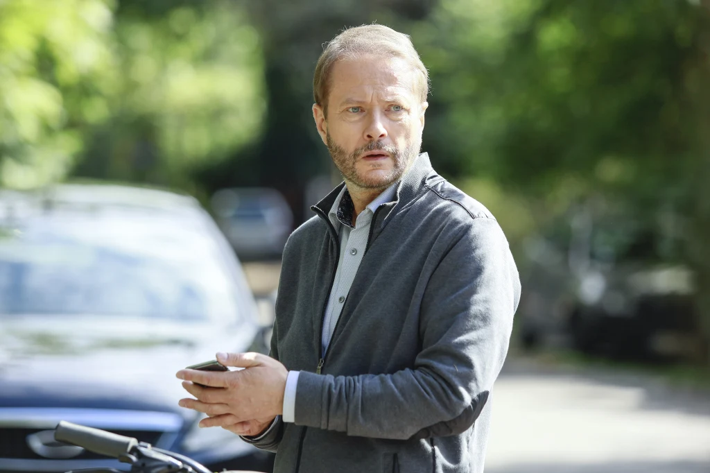 Artur Żmijewski jako ks. Mateusz Artur Żmijewski jako ks. Mateusz