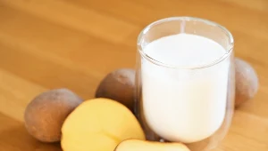 Mało kto zna mleko ziemniaczane. Ma niewiele kalorii i obniża cholesterol