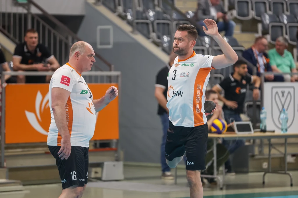 Kamil Bortniczuk (po prawej stronie) Kamil Bortniczuk (po prawej stronie)