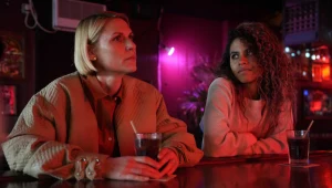 Claire Danes i Zazie Beetz w serialu "Pełne koło"