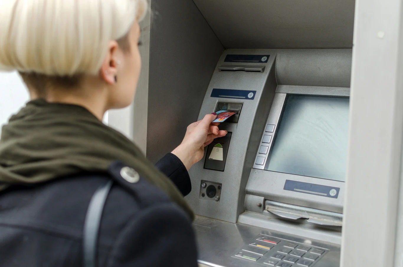 mBank ogłosił nowy cennik. Klienci oburzeni, grożą likwidacją kont mBank ogłosił nowy cennik. Klienci oburzeni, grożą likwidacją kont