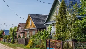 Uciekli z Warszawy na wieś. Wracają do miasta ze łzami w oczach