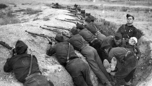 Żołnierze podczas wojny domowej w Hiszpanii, 1936 r.