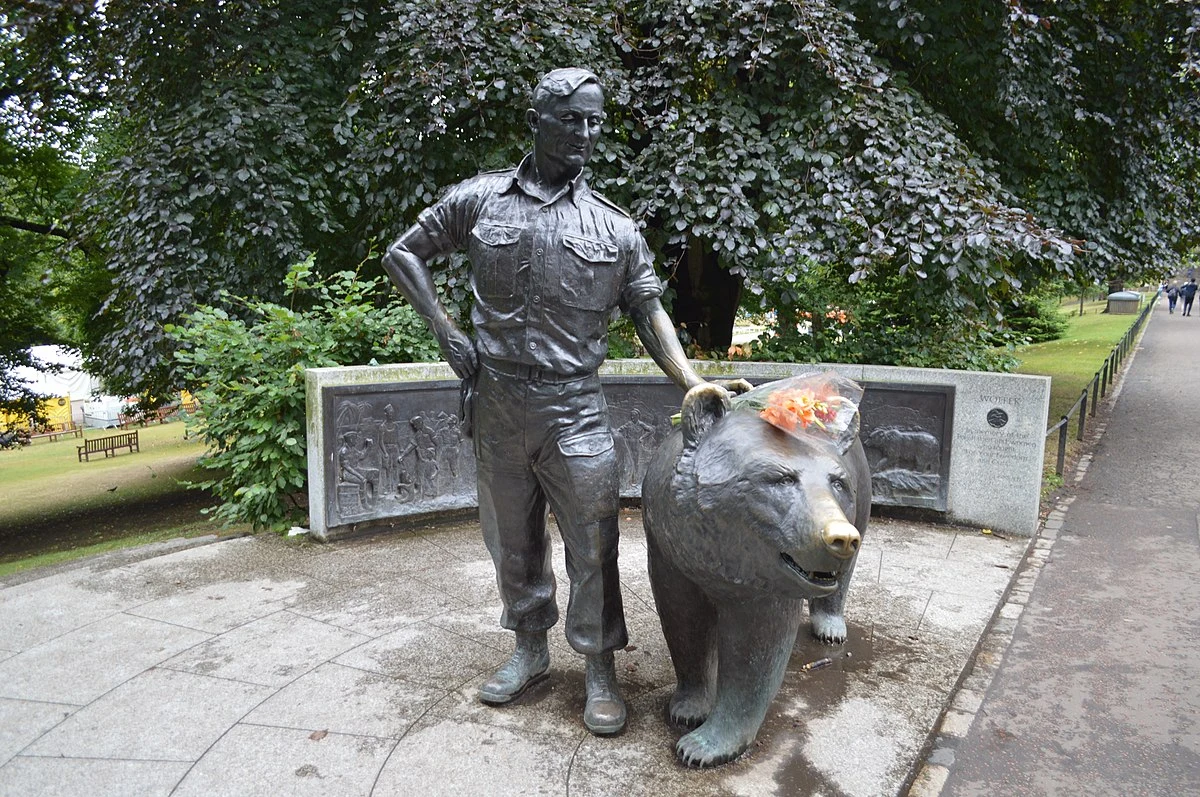 Pomnik kaprala Wojtka w Edynburgu Pomnik kaprala Wojtka w Edynburgu