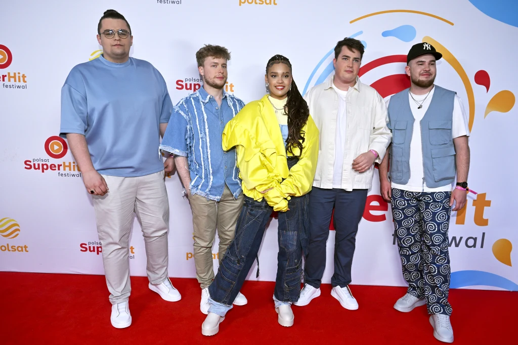 Sara James i tancerze