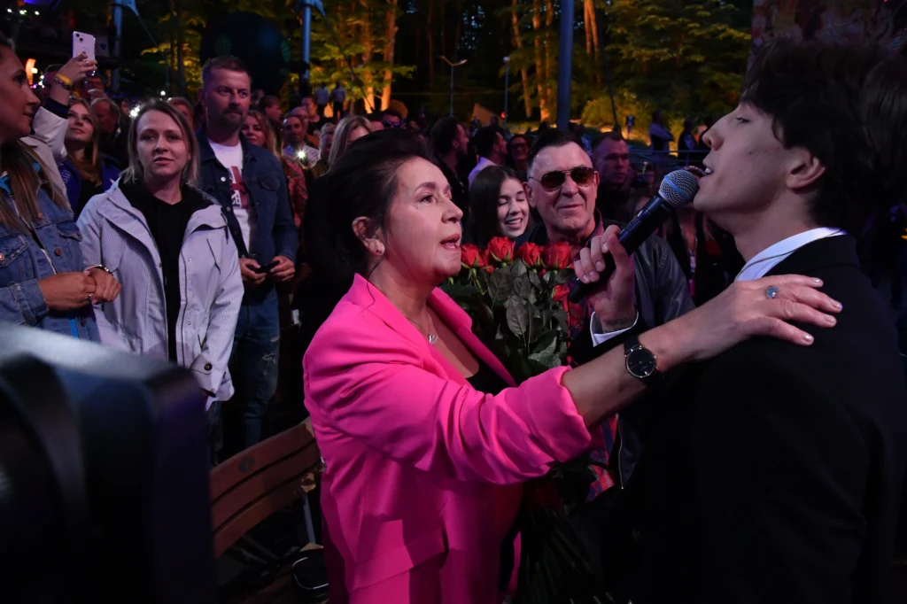 Polsat SuperHit Festiwal 2023: Dawid Kwiatkowski z mamą Polsat SuperHit Festiwal 2023: Dawid Kwiatkowski z mamą