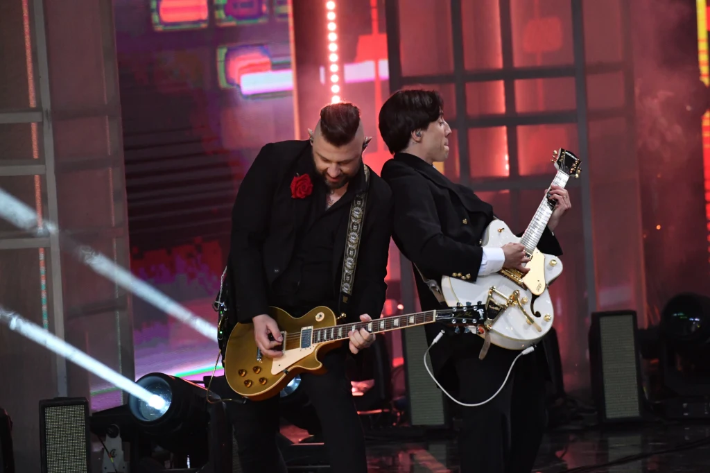 Polsat SuperHit Festiwal 2023: Dawid Kwiatkowski z bratem Michałem na scenie Polsat SuperHit Festiwal 2023: Dawid Kwiatkowski z bratem Michałem na scenie