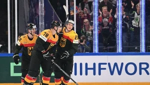 Maksymilian Szuber pomógł reprezentacji Niemiec ograć USA i wywalczyć awans do wielkiego finału hokejowych MŚ