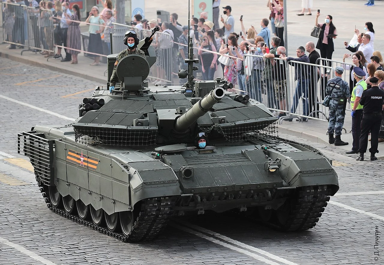 T-90M, określany także jako Proryw-3, wyróżnia się od innych czołgów T-90M zredefiniowaną, spawaną wieżą. Jak wskazuje portal MilitaryToday, pierwsze dostawy T-90M do rosyjskiej armii miały rozpocząć się w 2019 roku T-90M, określany także jako Proryw-3, wyróżnia się od innych czołgów T-90M zredefiniowaną, spawaną wieżą. Jak wskazuje portal MilitaryToday, pierwsze dostawy T-90M do rosyjskiej armii miały rozpocząć się w 2019 roku