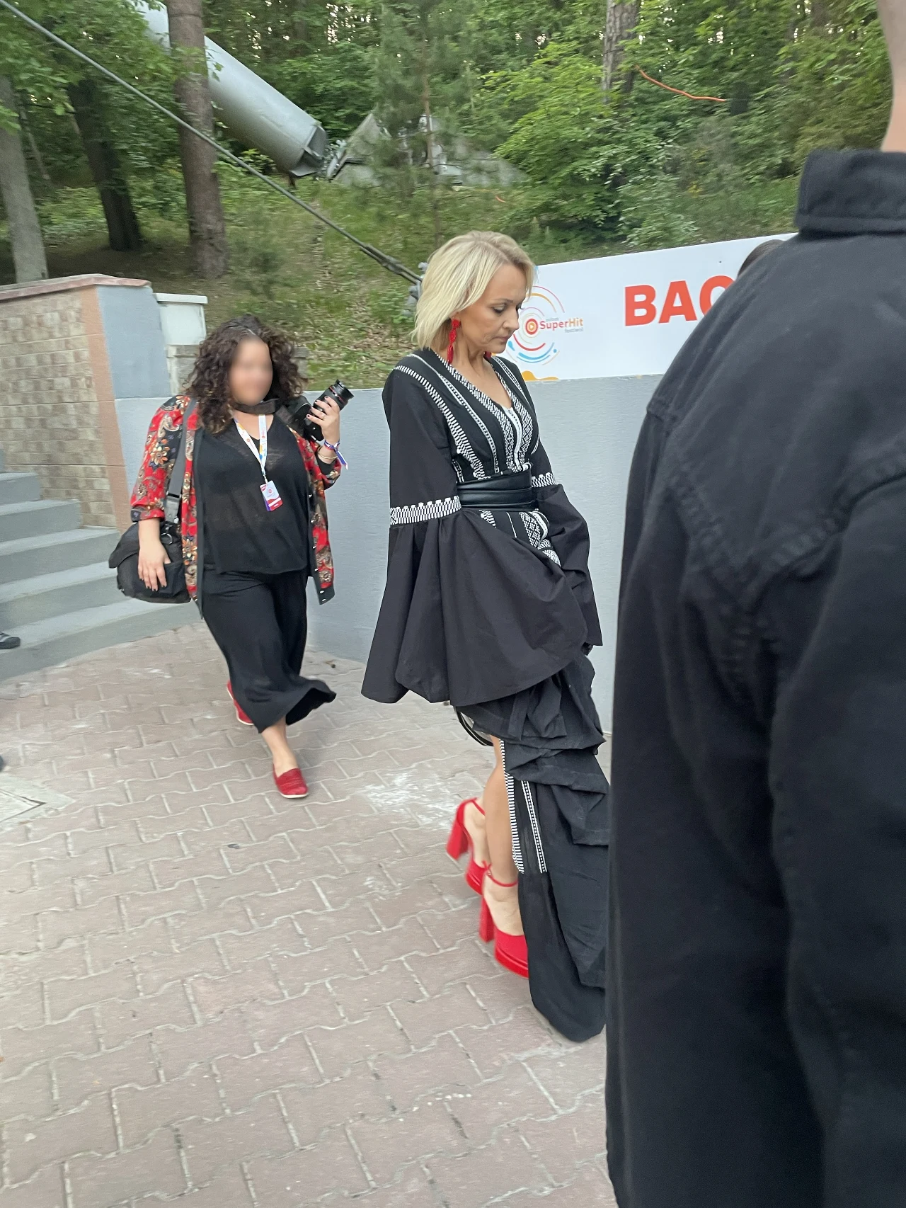 Edyta Golec w wysokich obcasach. Ledwo łapała równowagę! Edyta Golec w wysokich obcasach. Ledwo łapała równowagę!