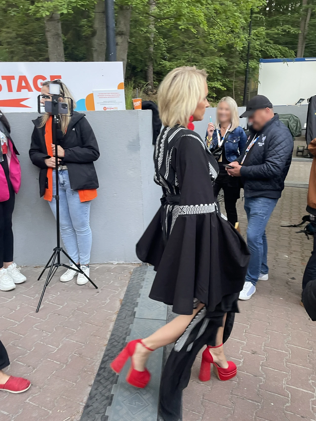 Edyta Golec w wysokich obcasach. Ledwo łapała równowagę! Edyta Golec w wysokich obcasach. Ledwo łapała równowagę!