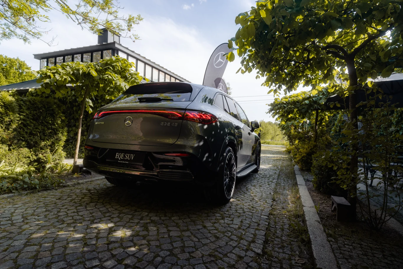 Mercedes-AMG EQE 43 4MATIC Mercedes-AMG EQE 43 4MATIC