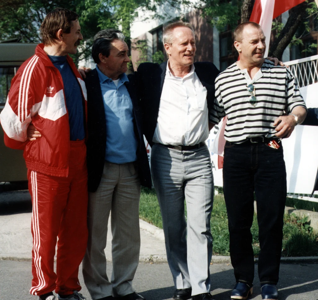 Od lewej: Kazimierz Czarnecki, Marian Zieliński, Waldemar Basaznowski, Zbigniew Kaczmarek. Od lewej: Kazimierz Czarnecki, Marian Zieliński, Waldemar Basaznowski, Zbigniew Kaczmarek.