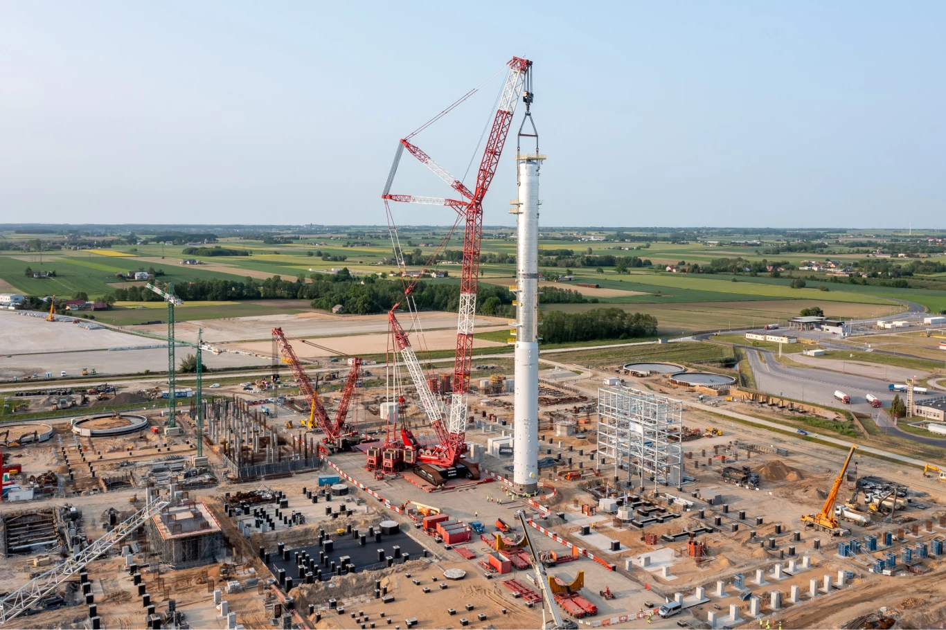 Tak wygląda wielka "wash tower" usadowiona w płockiej rafinerii. Fot. PKN Orlen