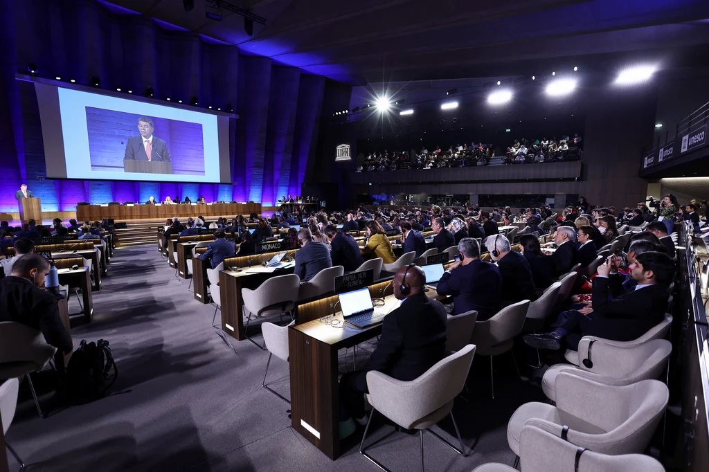 We Francji rozpoczęła się druga runda negocjacji traktatu ONZ dotyczącego plastiku. Porozumienie ma raz na zawsze uporać się z problemem śmieci zanieczyszczających Ziemię
