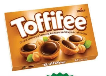 Toffifee Orzech laskowy w karmelu kremie orzechowym i czekoladzie 125 g (15 sztuk)