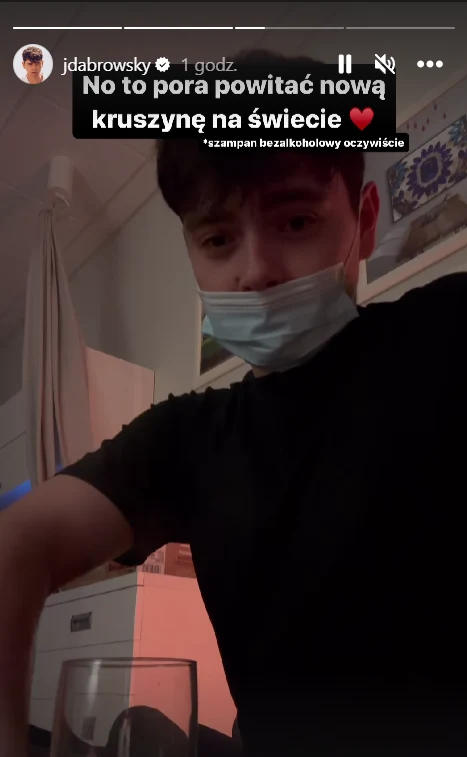 Jan Dąbrowski ogłosił radosną nowinę. Na świecie pojawiło się ich trzecie dziecko Jan Dąbrowski ogłosił radosną nowinę. Na świecie pojawiło się ich trzecie dziecko