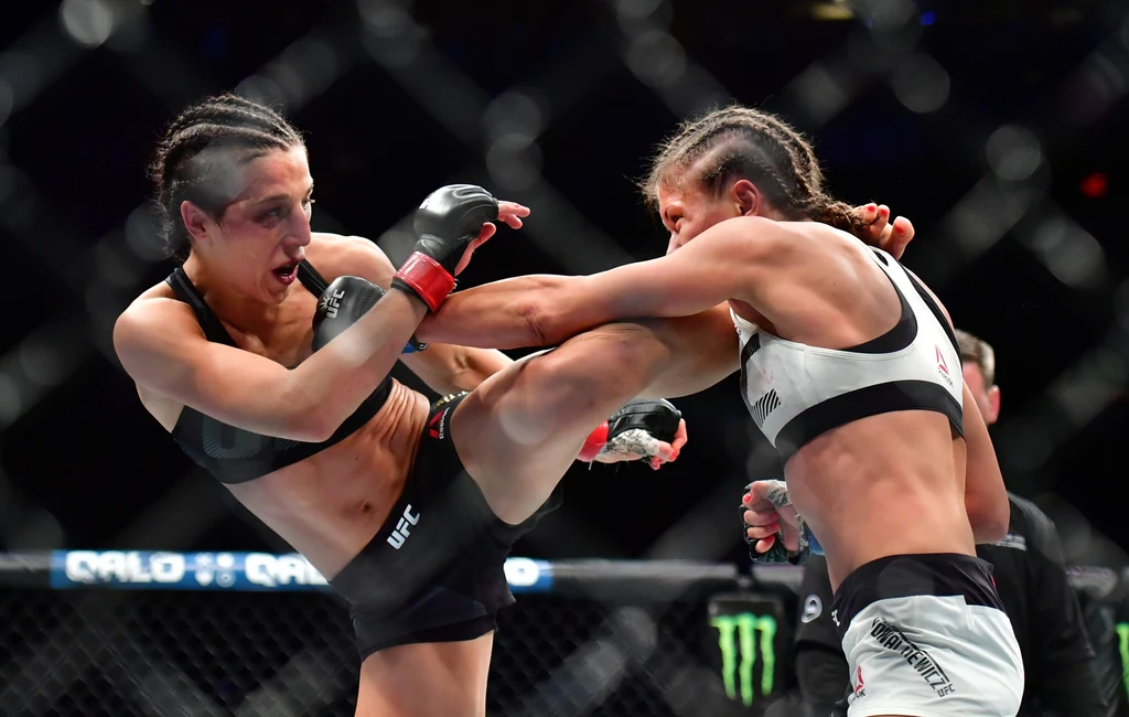 Joanna Jędrzejczyk i Karolina Kowalkiewicz podczas gali UFC 205