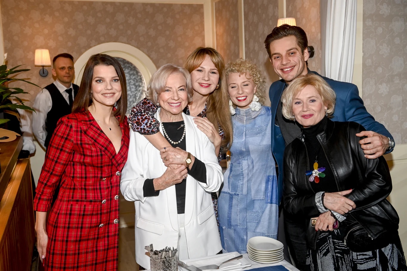 Joanna Jabłczyńska, Bożena Dykiel, Anna Guzik, Katarzyna Ptasińska, Lucyna Malec, Ewa Gawryluk Joanna Jabłczyńska, Bożena Dykiel, Anna Guzik, Katarzyna Ptasińska, Lucyna Malec, Ewa Gawryluk