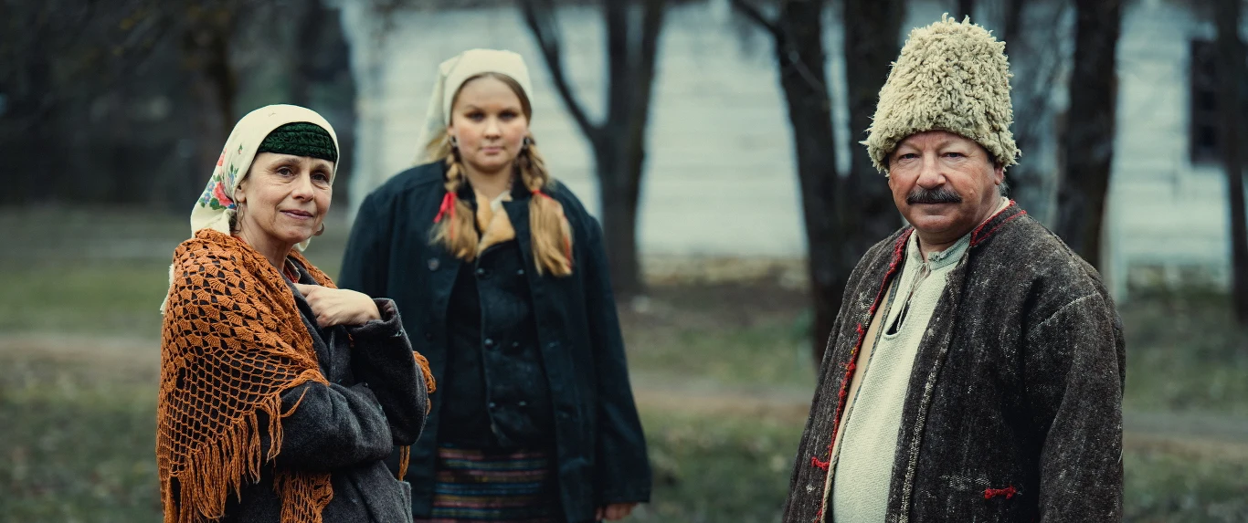 Film reżyseruje Artur Żmijewski. "Chcę zrobić film, który będzie zrozumiały dla współczesnego widza, który wytłumaczy genezę sporu Pawlaków i Karguli oraz opisze świat, w którym żyli przed przybyciem na Ziemie Odzyskane. Chcę, żeby była to zupełnie nowa, uniwersalna opowieść o nas - takich, jakimi jesteśmy na co dzień, z wszystkimi wadami i zaletami. Niezależnie od miejsca, w którym żyjemy" - mówi. "W jednym z wywiadów Andrzej Mularczyk powiedział: 'Prawdziwa komedia musi bawić i wzruszać'. I właśnie taką komedię chcę zrealizować" - dodaje.