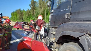 Kolejny tragiczny wypadek. W zderzeniu zginęły trzy osoby, w tym dzieci