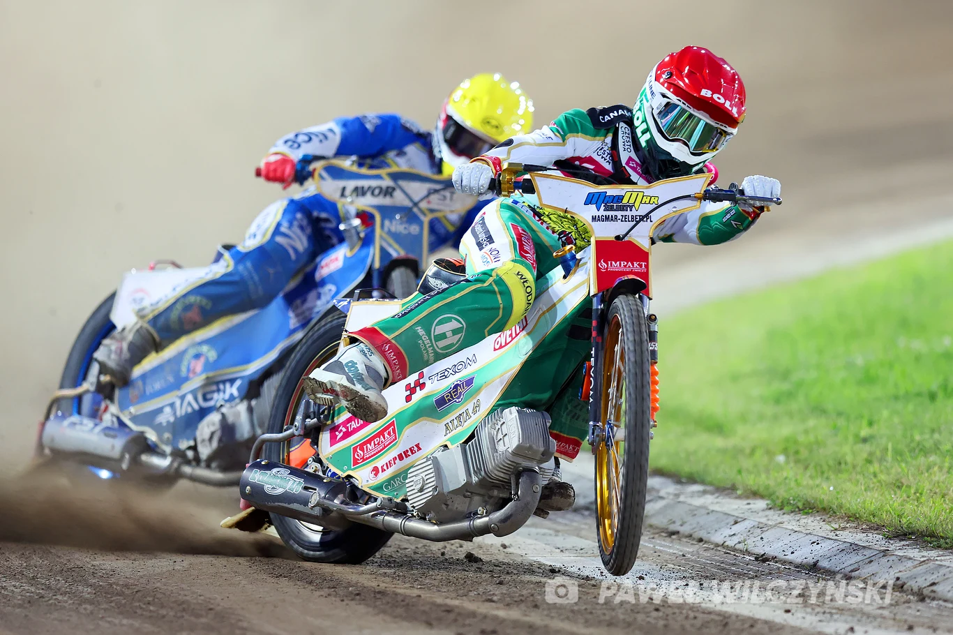 Mikkel Michelsen ucieka zawodnikowi Apatora Mikkel Michelsen ucieka zawodnikowi Apatora