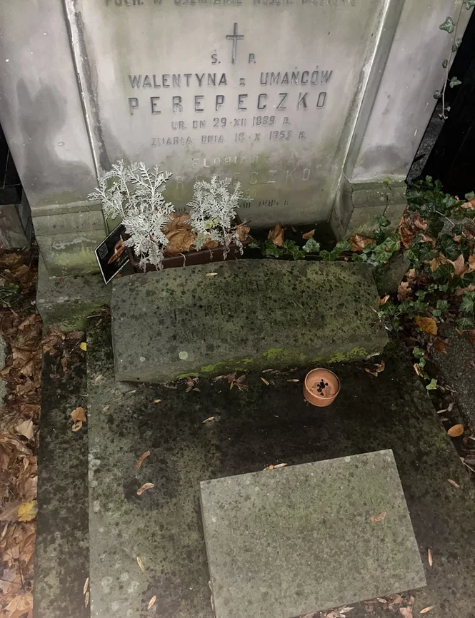 Grób Marka Perepeczki w październiku 2022 roku