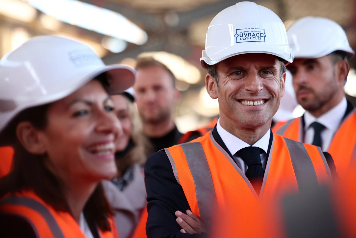 Prezydent Emmanuel Macron oraz mer Paryża Anne Hidalgo na budowie wioski olimpijskiej, październik 2021 r. Prezydent Emmanuel Macron oraz mer Paryża Anne Hidalgo na budowie wioski olimpijskiej, październik 2021 r.