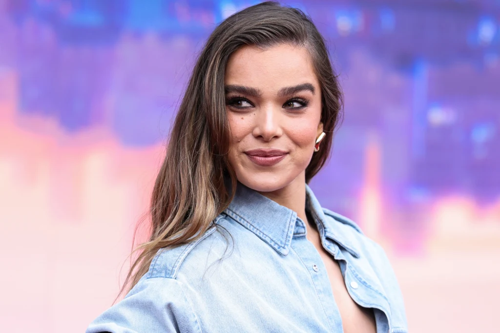 Hailee Steinfeld Hailee Steinfeld