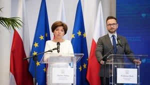 Minister rodziny i polityki społecznej Marlena Maląg oraz minister rozwoju Waldemar Buda na konferencji prasowej
