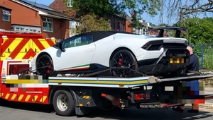 Policja zarekwirowała dwa Lamborghini  Fot. GMP Bolton South @Facebook