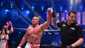XTB KSW 83: Colloseum 2. Mariusz Pudzianowski świętujący wygraną na KSW 39