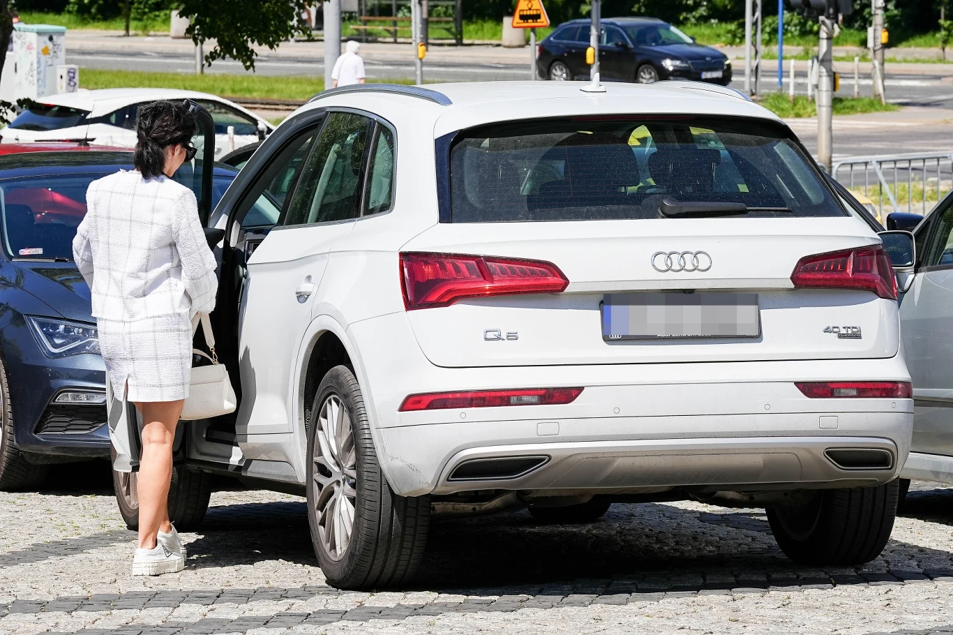 Kasia Cichopek wsiadła do samochodu i pomknęła do domu Kasia Cichopek wsiadła do samochodu i pomknęła do domu