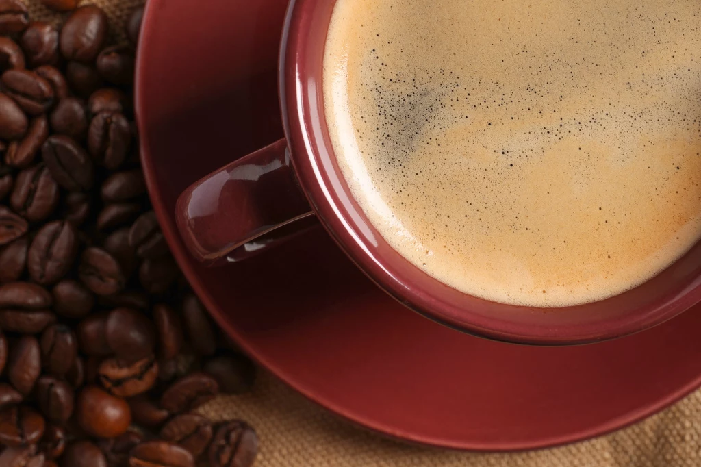 Kawa z solą to nie pierwszy kawowy trend, który zawładnął internetem. Wcześniej popularna była m.in. kawa z masłem i dalgona coffee