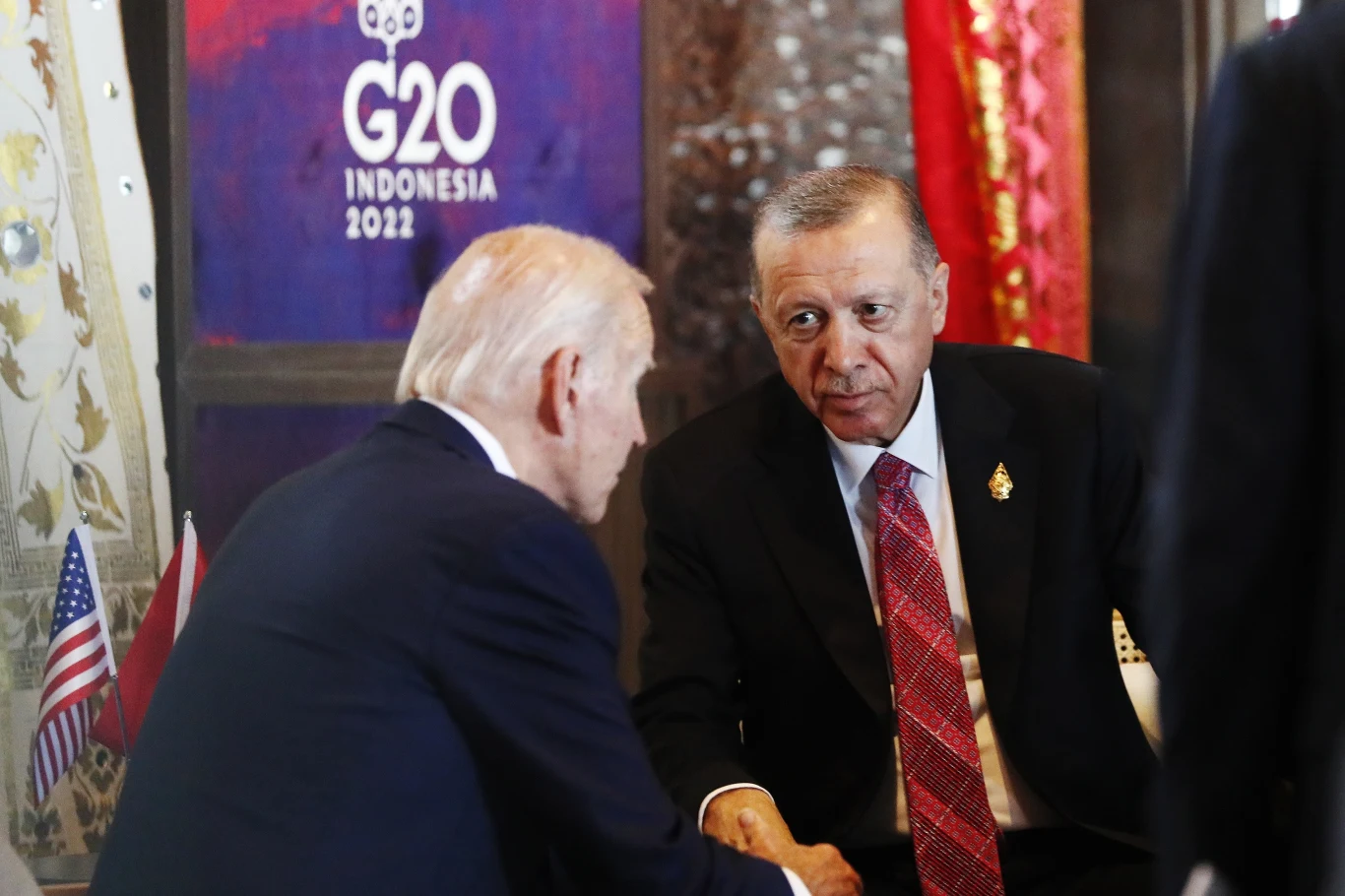 Recep Tayyip Erdogan będzie twardo negocjować ws. tureckiej zgody na wejście Szwecji do NATO Recep Tayyip Erdogan będzie twardo negocjować ws. tureckiej zgody na wejście Szwecji do NATO