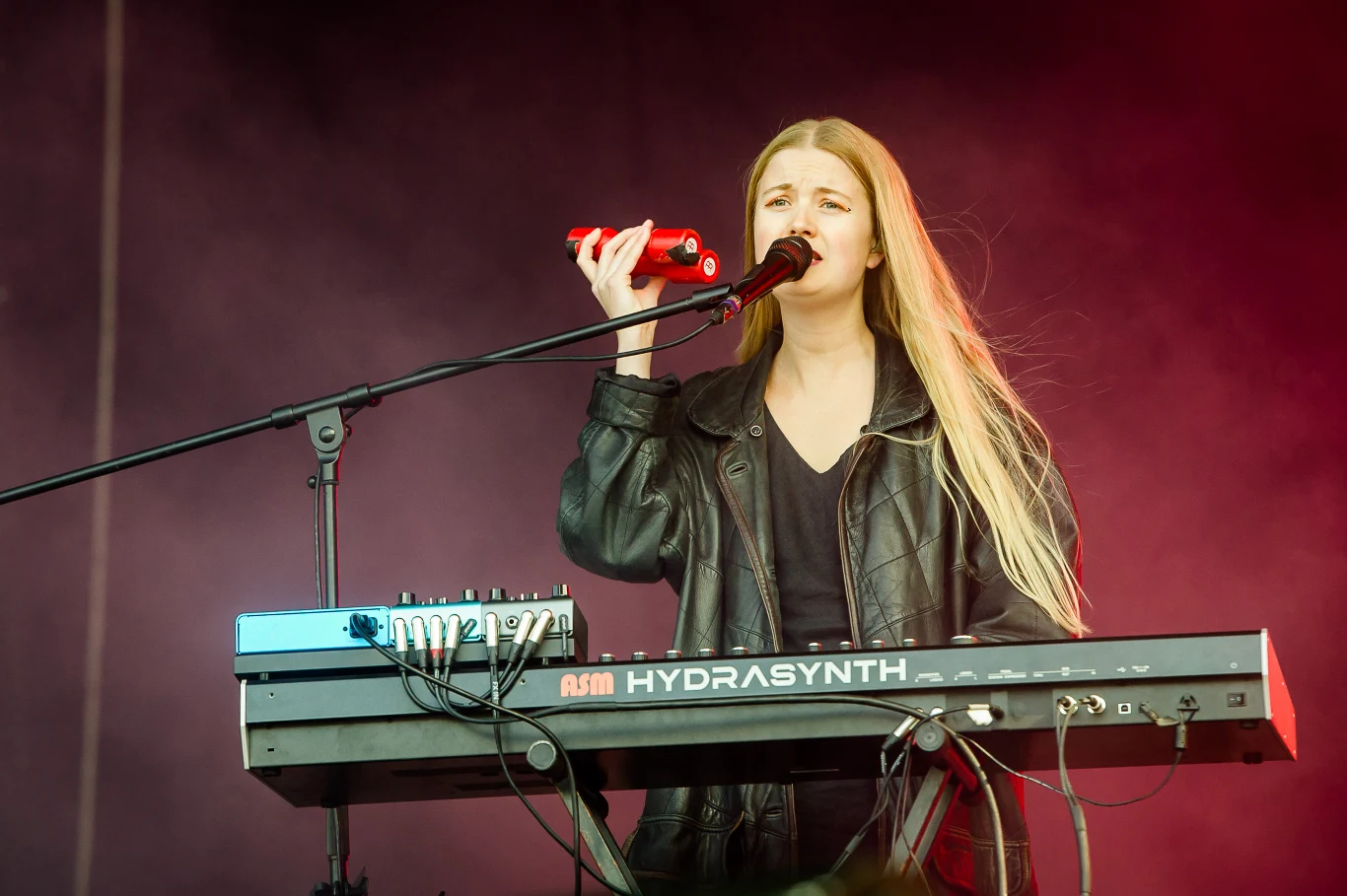 Aurora na scenie pierwszego dnia Orange Warsaw Festival 2023